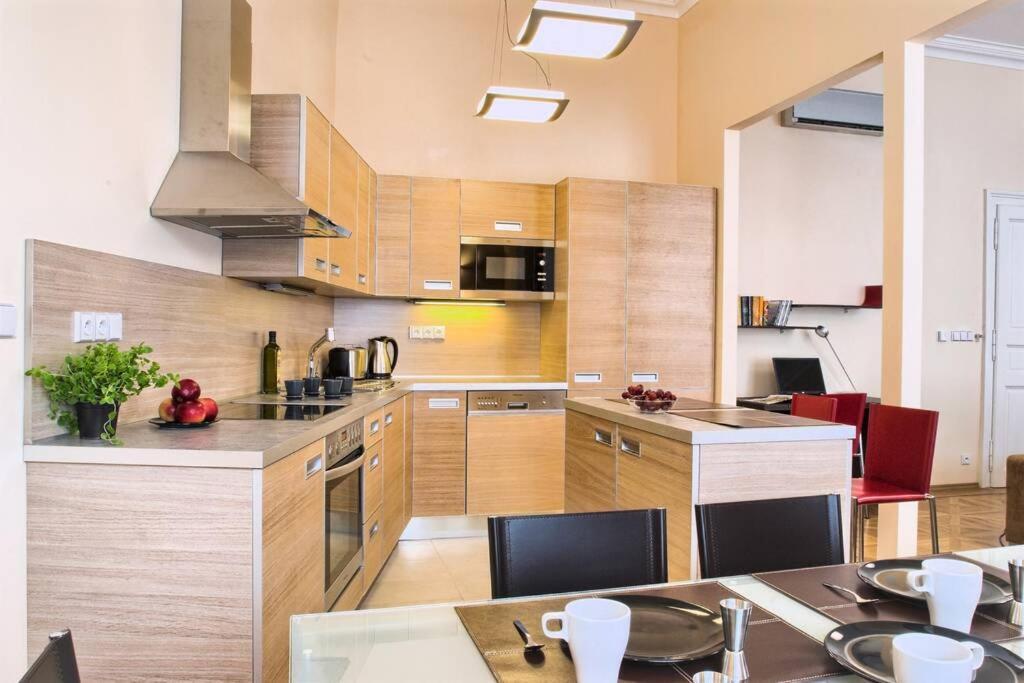 Ks43-Luxury Serviced 90m2 in Centre