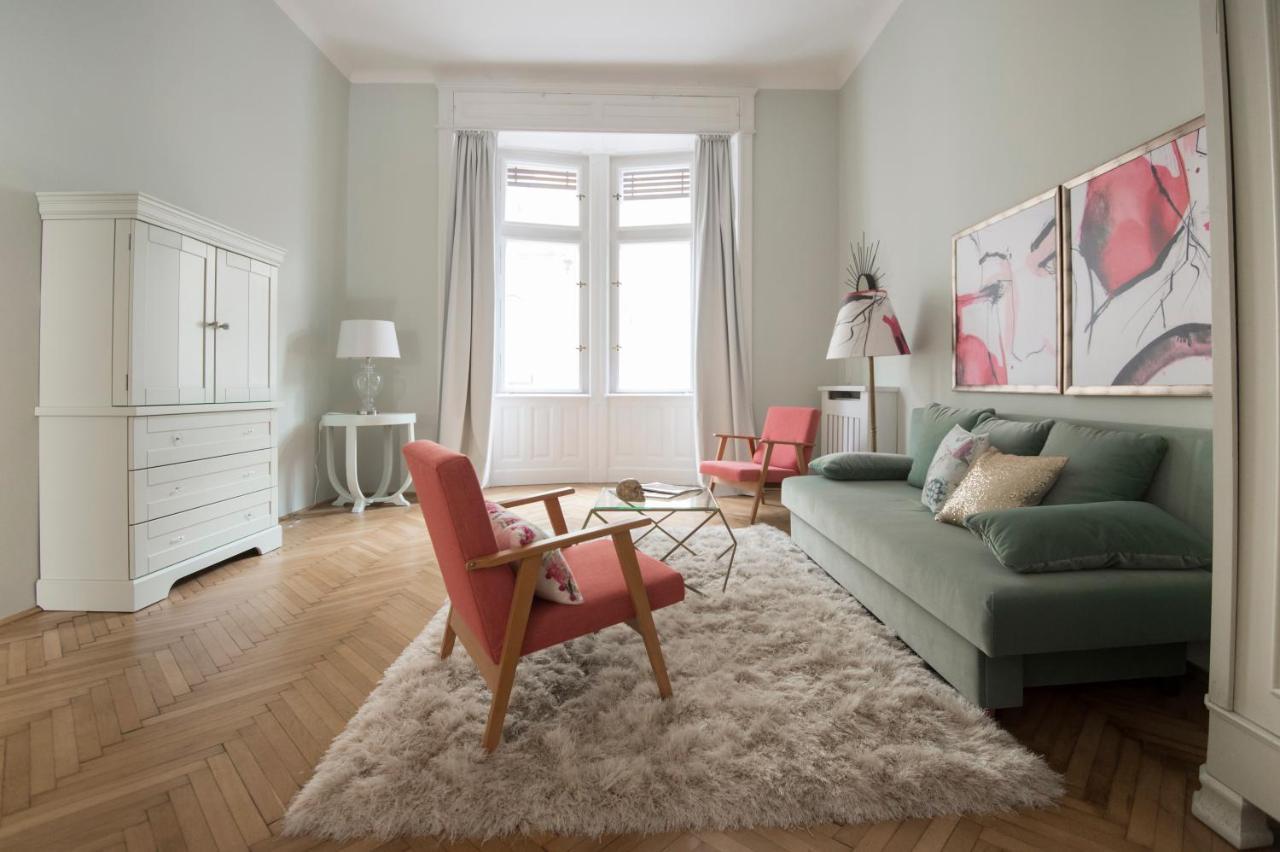 Jet Setter Luxury Apartment Behind Opera House at the Famous Andrassy Avenue