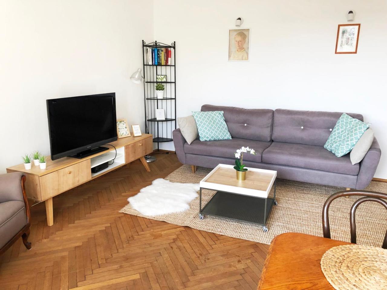 Aleja Niepodleglosci 245- 2br by Homeprime