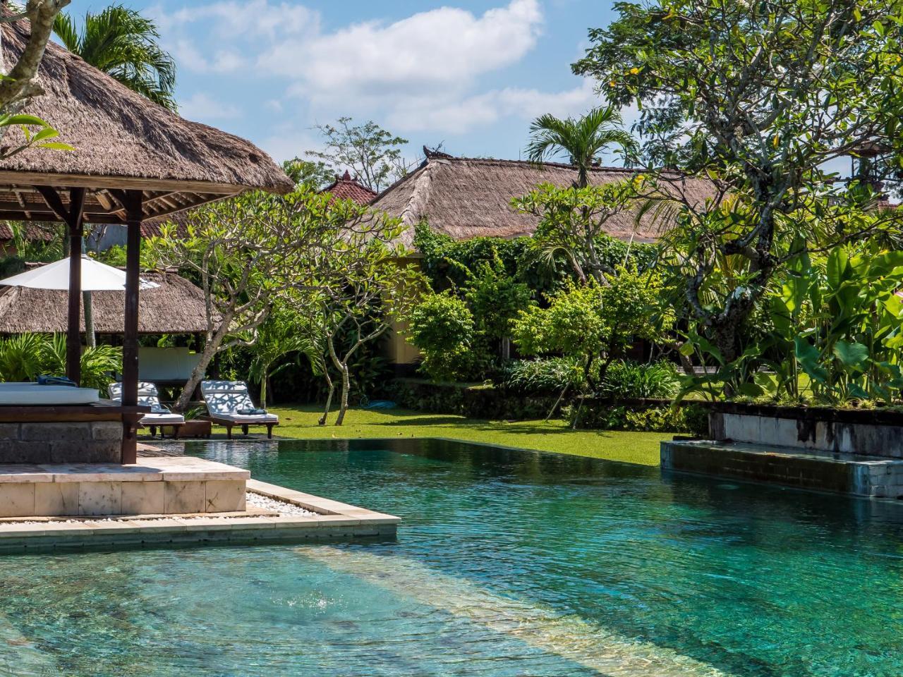 Istana Semer - Balinese Style Private Event Villa, with Large Pool, Gardens And Cook - Near To Canggu & Seminyak