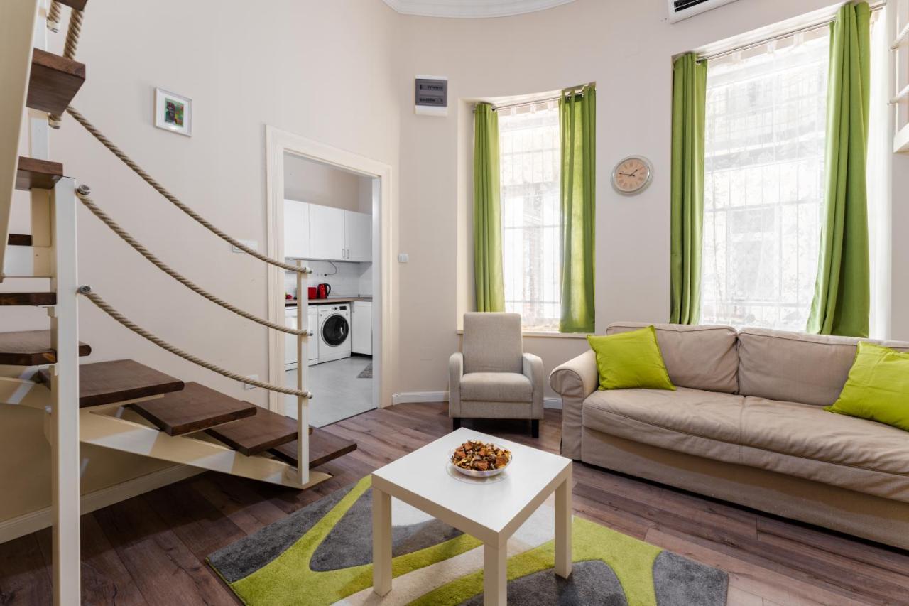 Downtown Greenie Home