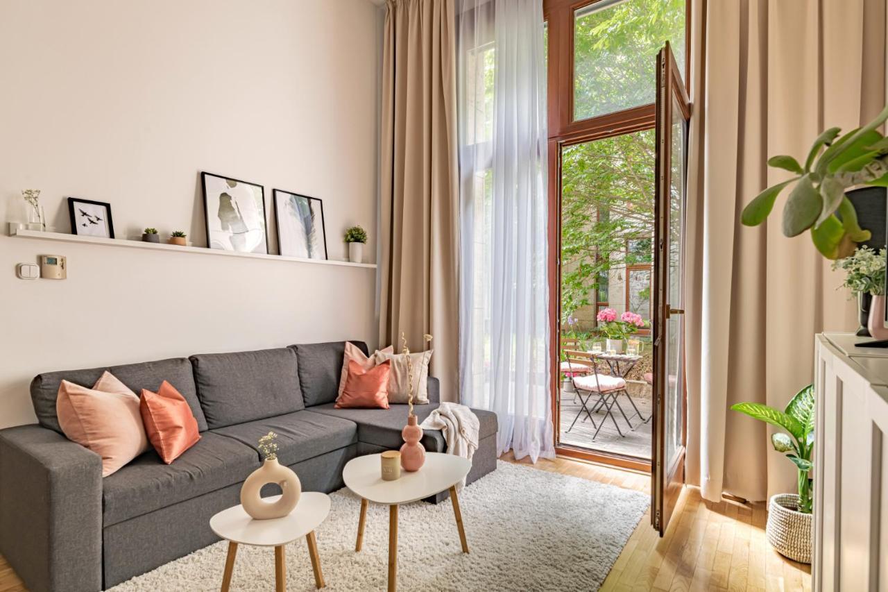 Kaz13 Kazinczy Apartment