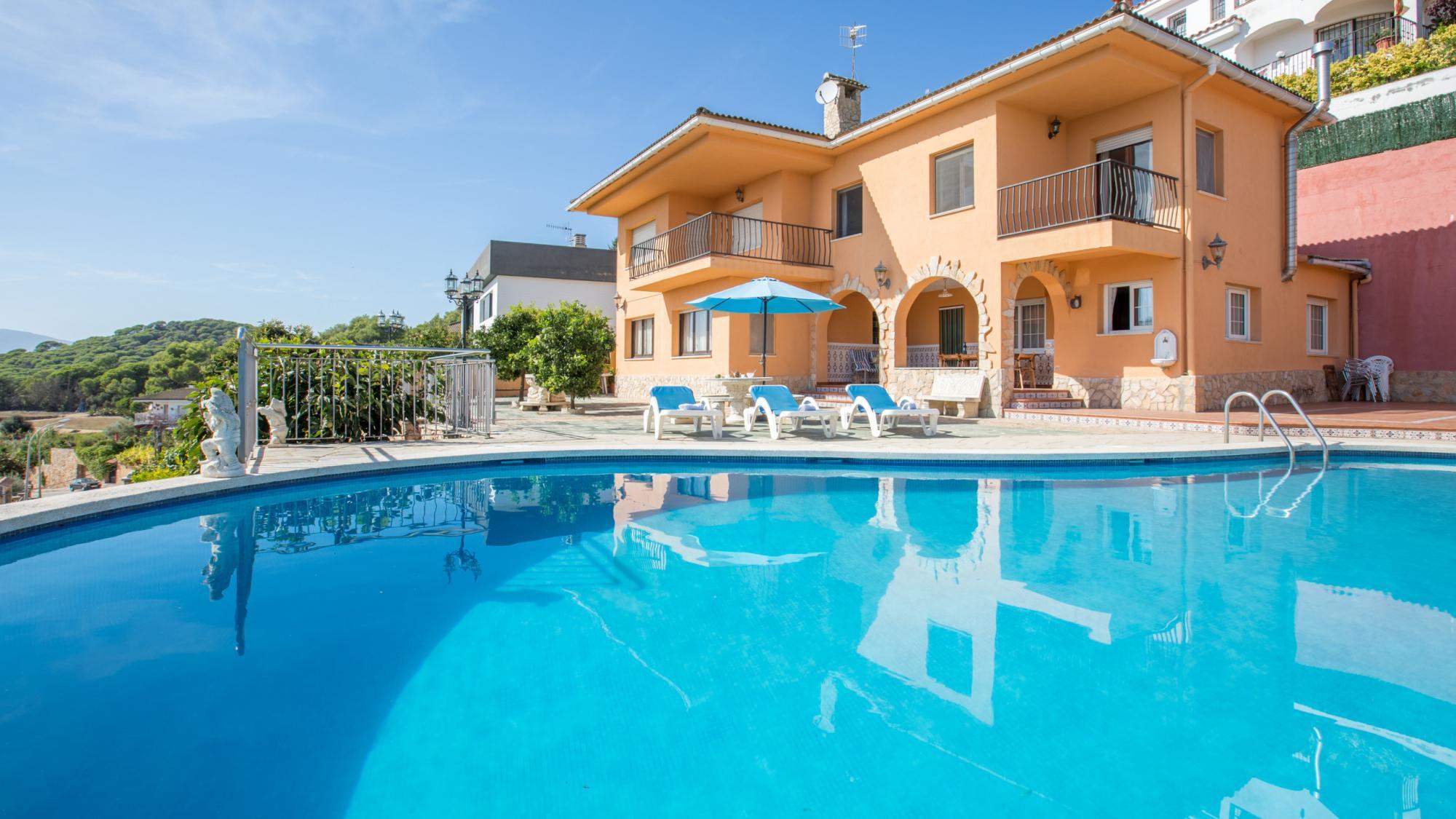 Carvajal in Blanes with 6 Bedrooms And 2 Bathrooms