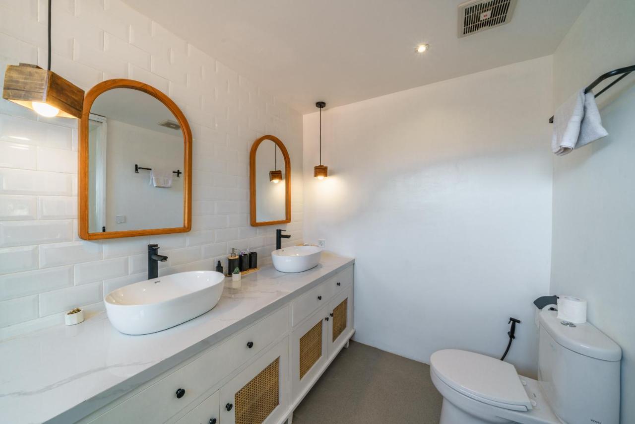 Villa Noumea - Classy Smart 3bd Villa in Canggu!