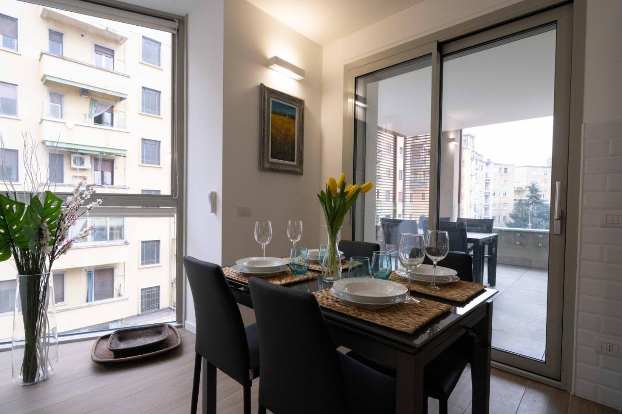 Amazing Brand New 2 Room Upper Scale with Condo Gym Close To Metro