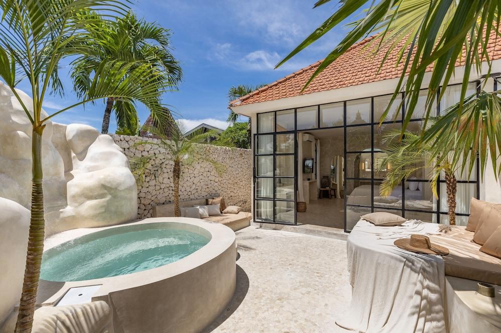 Luxe & Unique Honeymoon Bocami Suites-1 by Azure