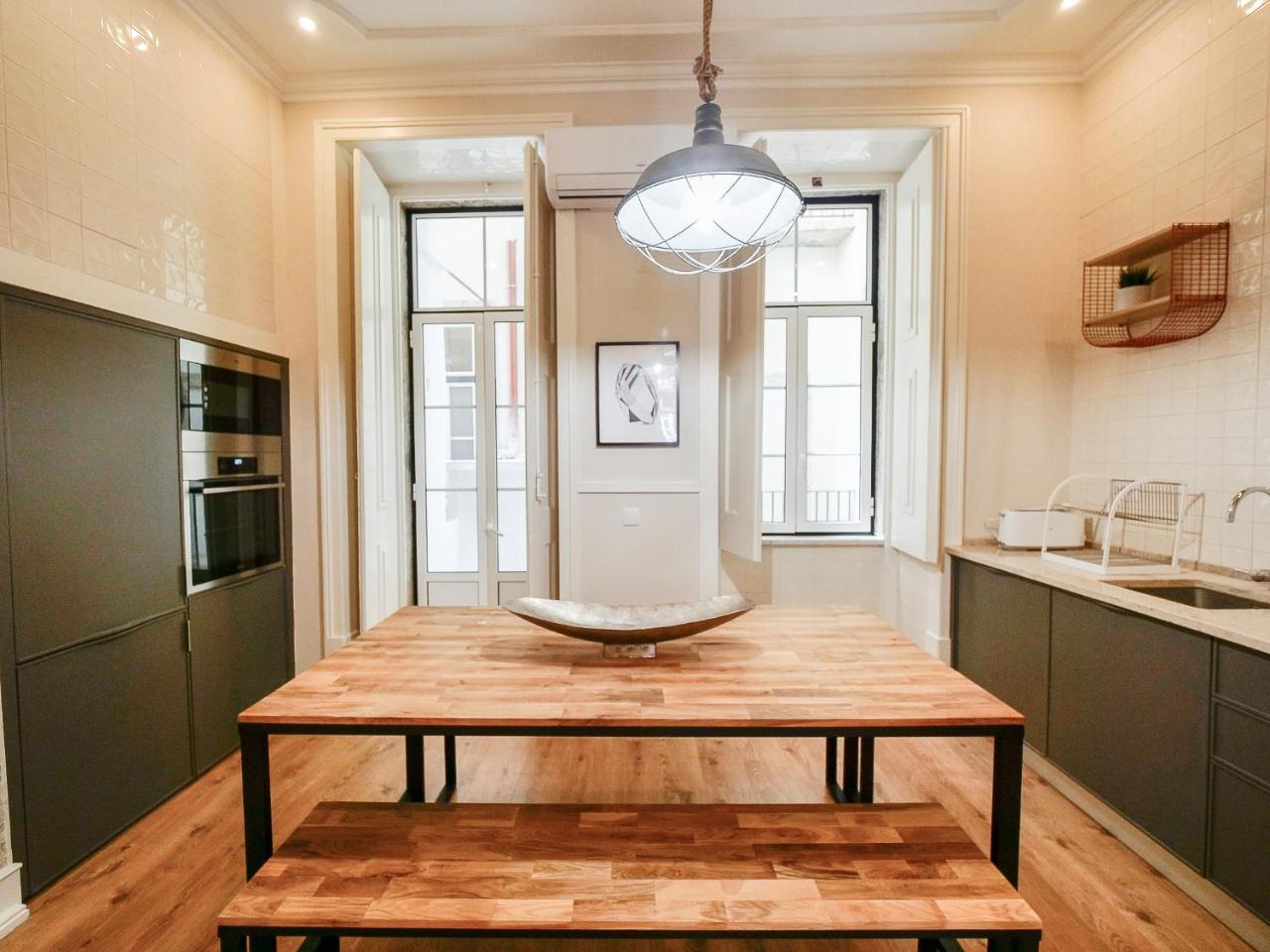 Correeiros 174 -The Place To Be 1