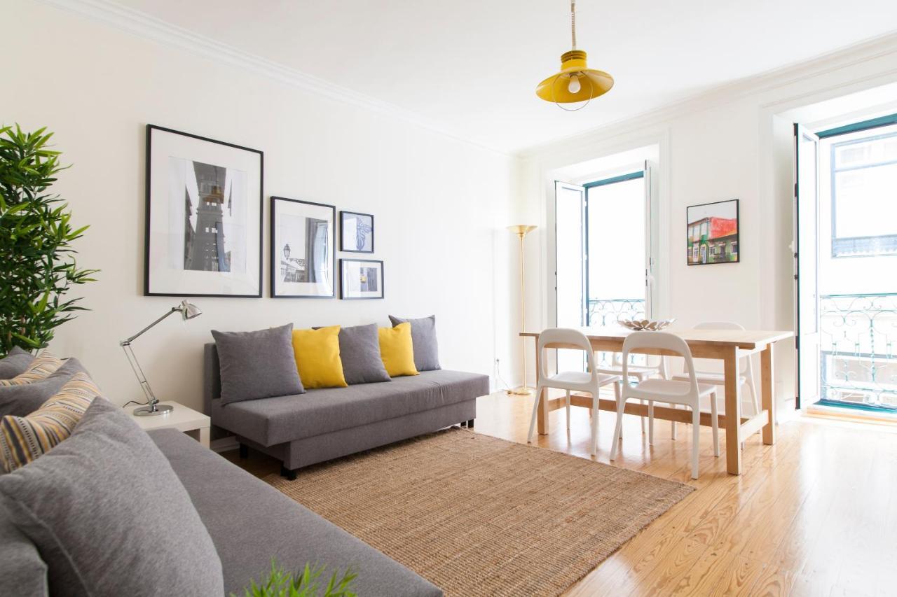 Diario de Noticias by Central Hill Apartments 1