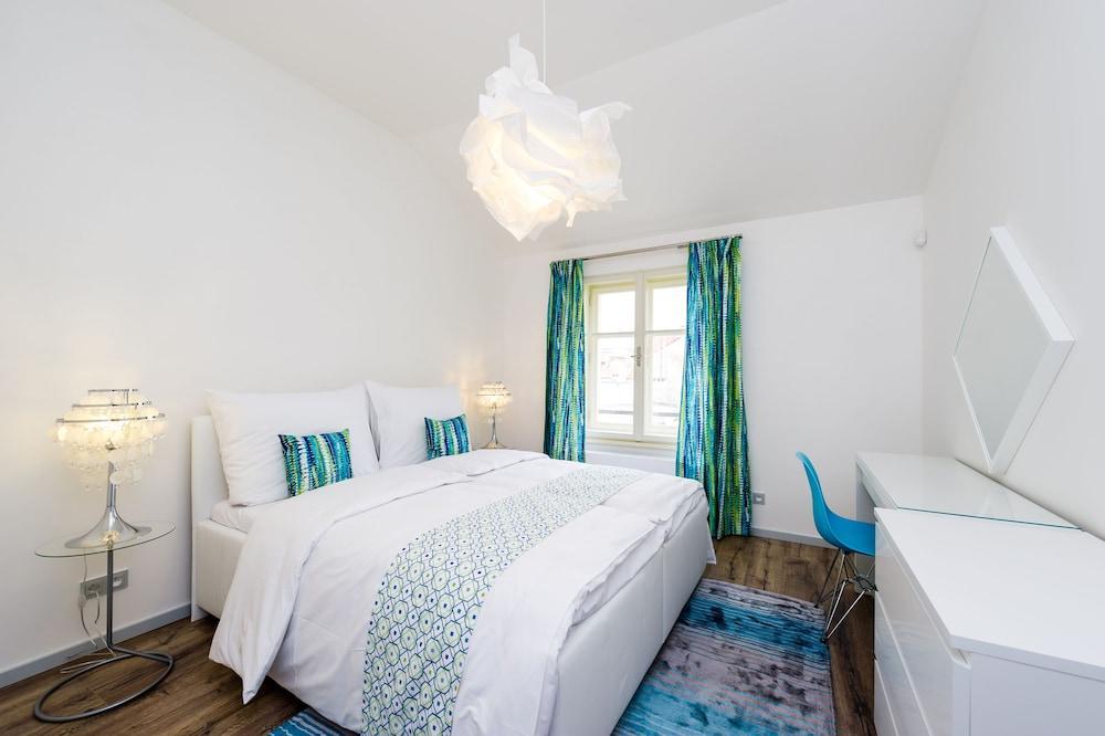 Empirent Mucha Apartments 2