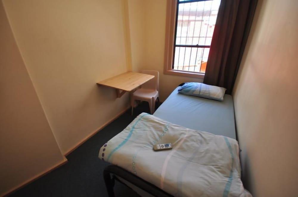 Mad Monkey Downtown (Adults only) 2