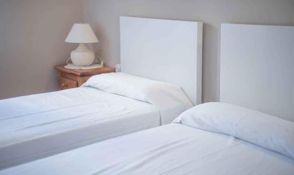 Apartamentos Montserrat 32 1