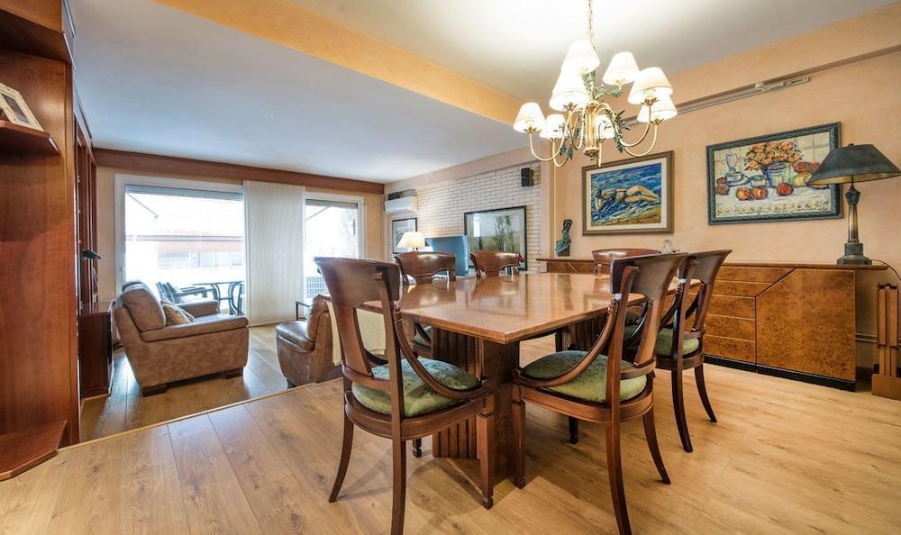 Apartamentos Montserrat