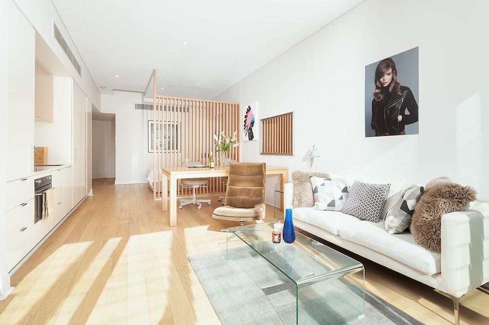 Stunning Potts Point Apartment