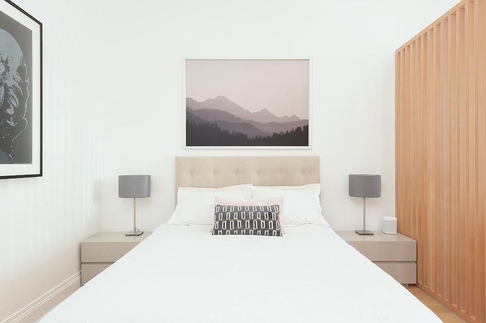 Stunning Potts Point Apartment 2