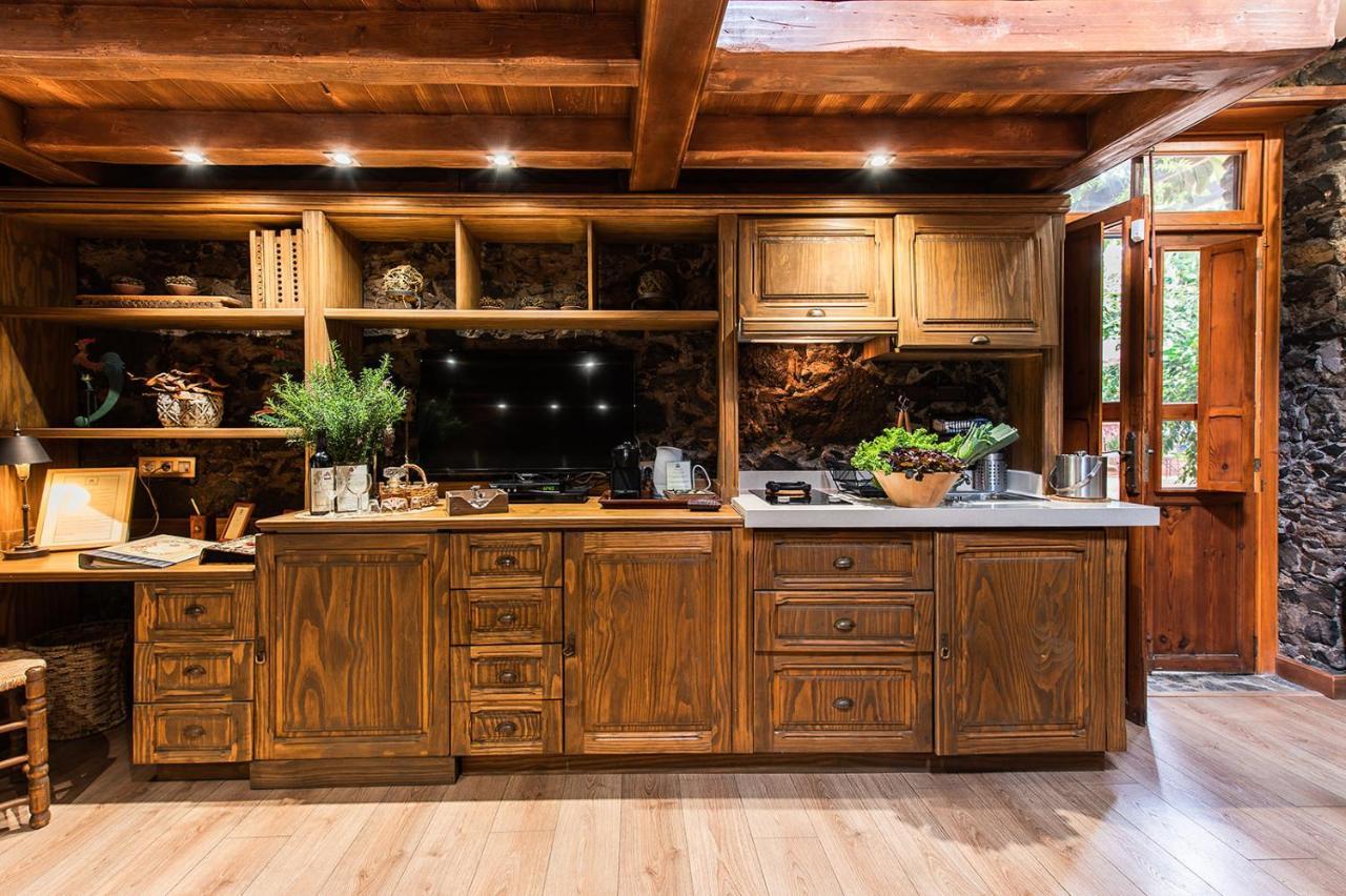 Homeforguest Cosy Rural Flat El Romero with Large Gardens 1