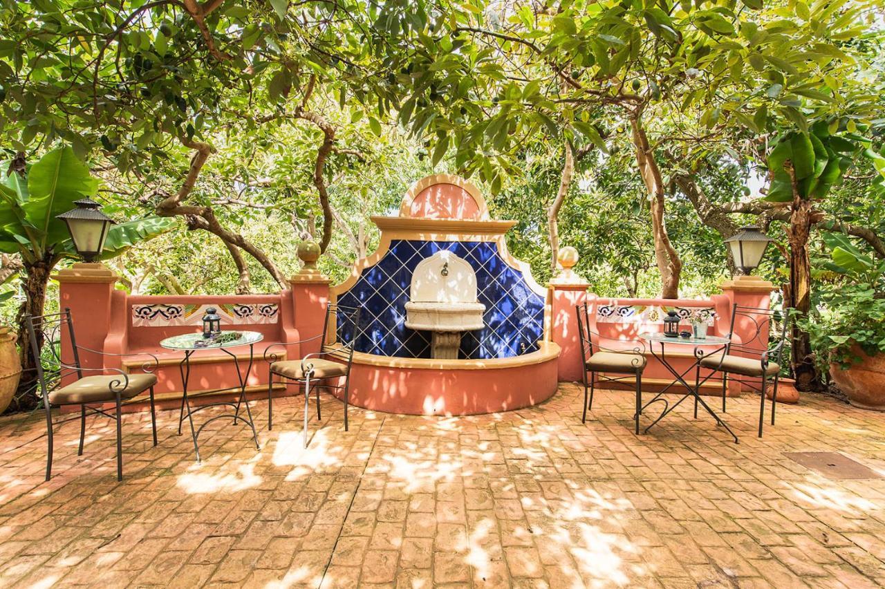 Homeforguest Cosy Rural Flat El Romero with Large Gardens 2