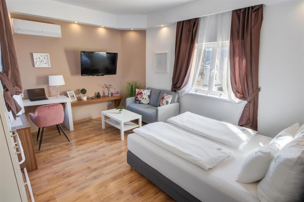 Premium Studio Szervita Square (Adults Only)