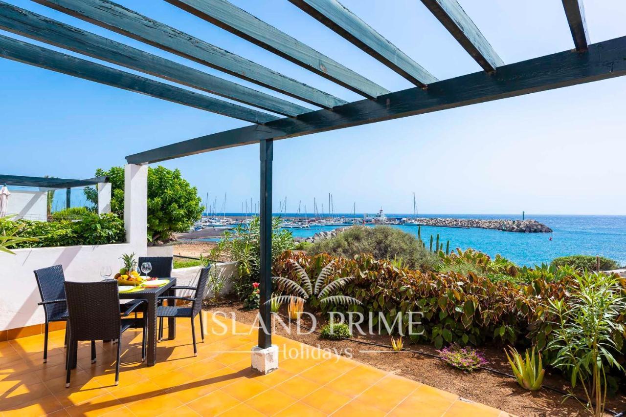 Oceanfront Holiday with Stunning Views 2