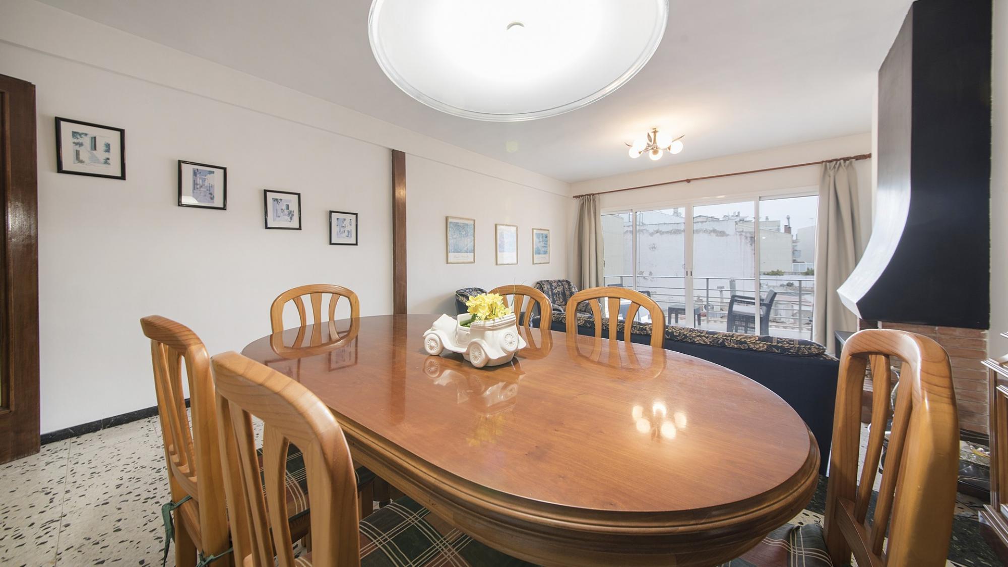 R28 - Apart. Montserrat, 11 3º 1