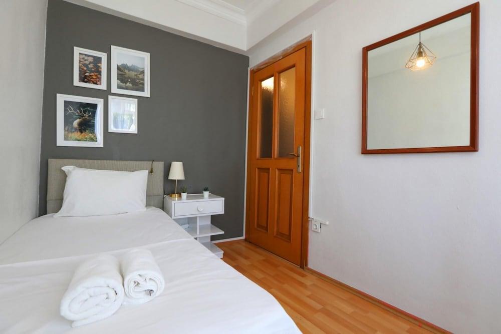 Stylish And Convenient Apartment in Sisli