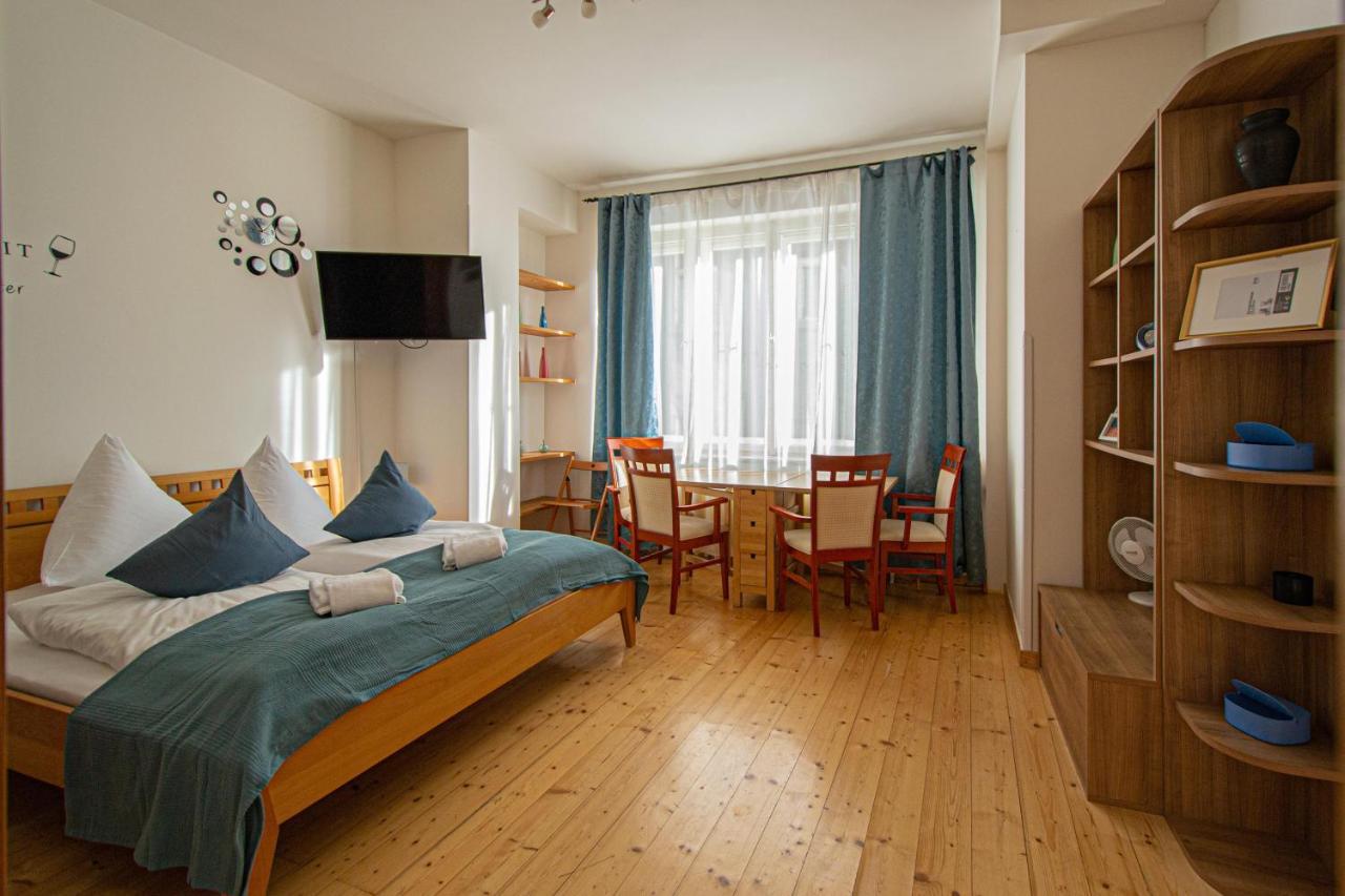 Bright Ruterra Apartment in the Heart of Prague 1