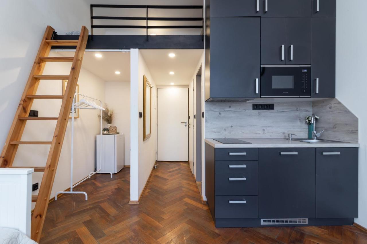 Awesome Stay Studios (Adults Only) 1