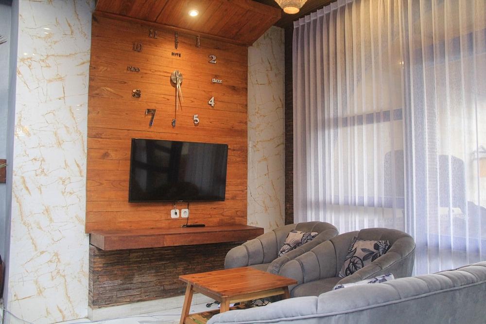 Anny Guesthouse by Ecommerceloka (Adults only) 2