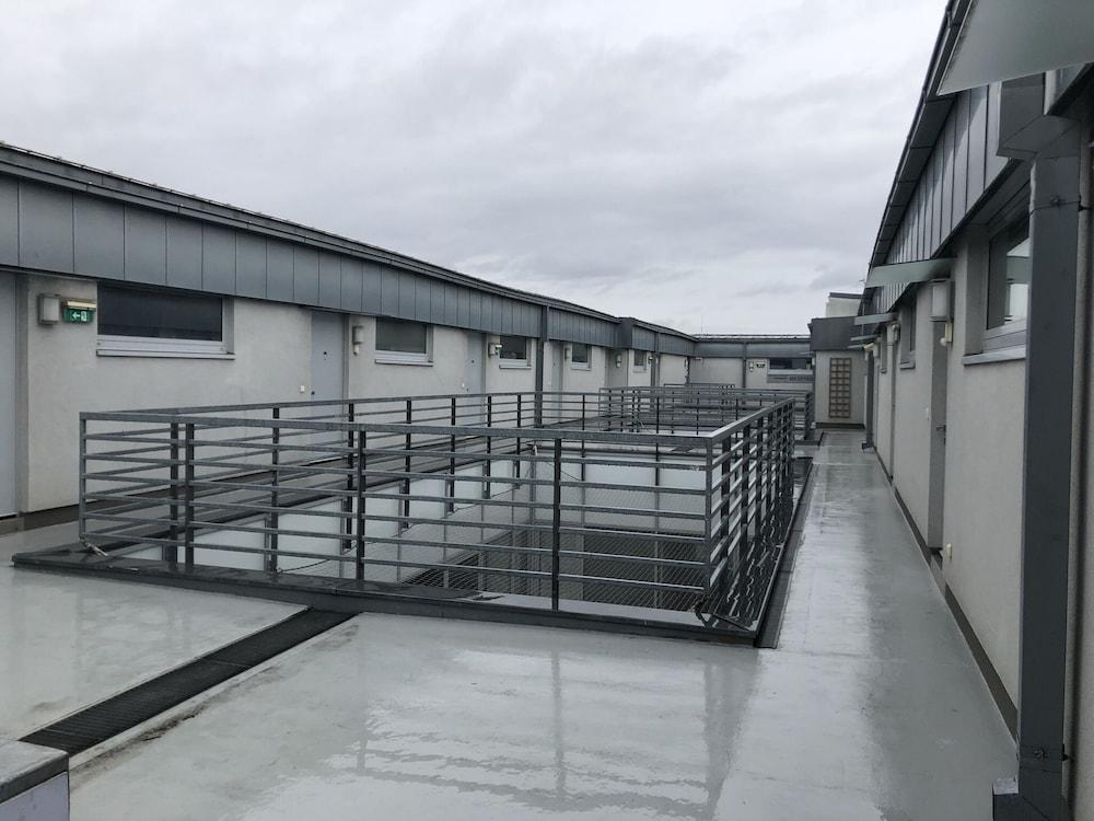 Vn17 Rooftop Suites by Adrez Living