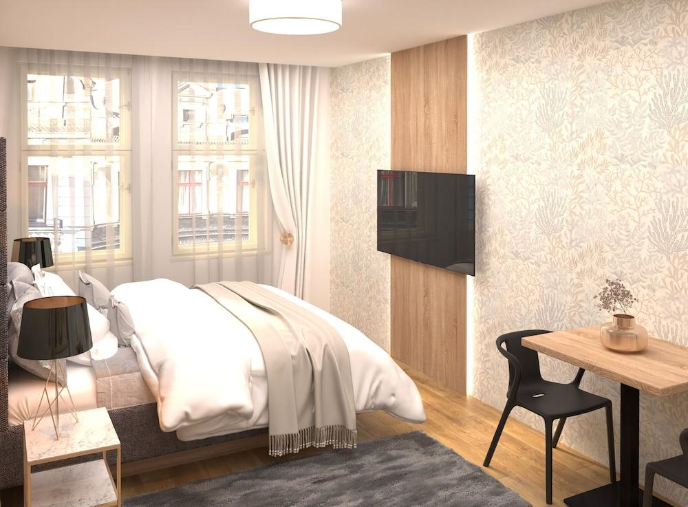 Theatre 9 Apartment by Adrez Living