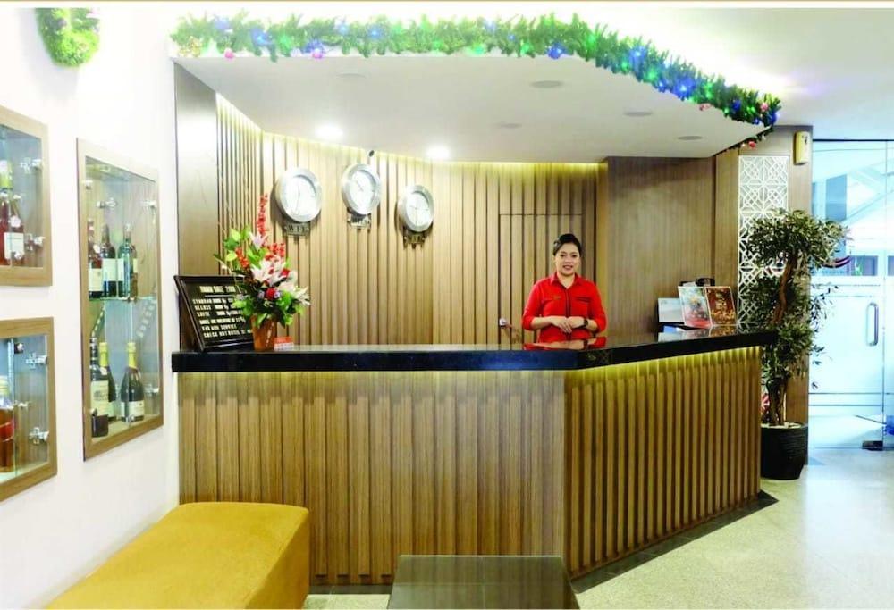 Grand Palace Hotel 1