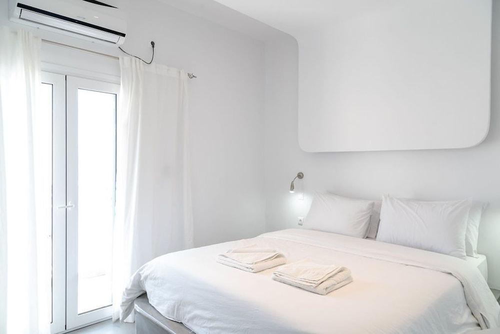 Anna's And Argy's Apartments 2