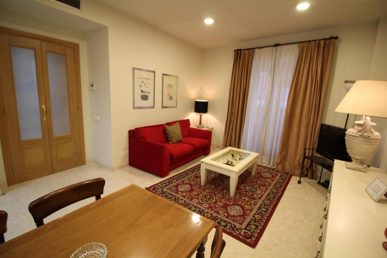 Apartaments Sant Jordi Comtal 33