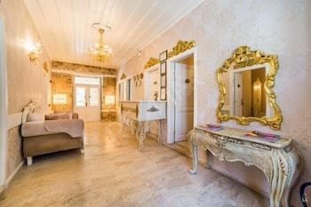 Lavin Suites Hotel 1