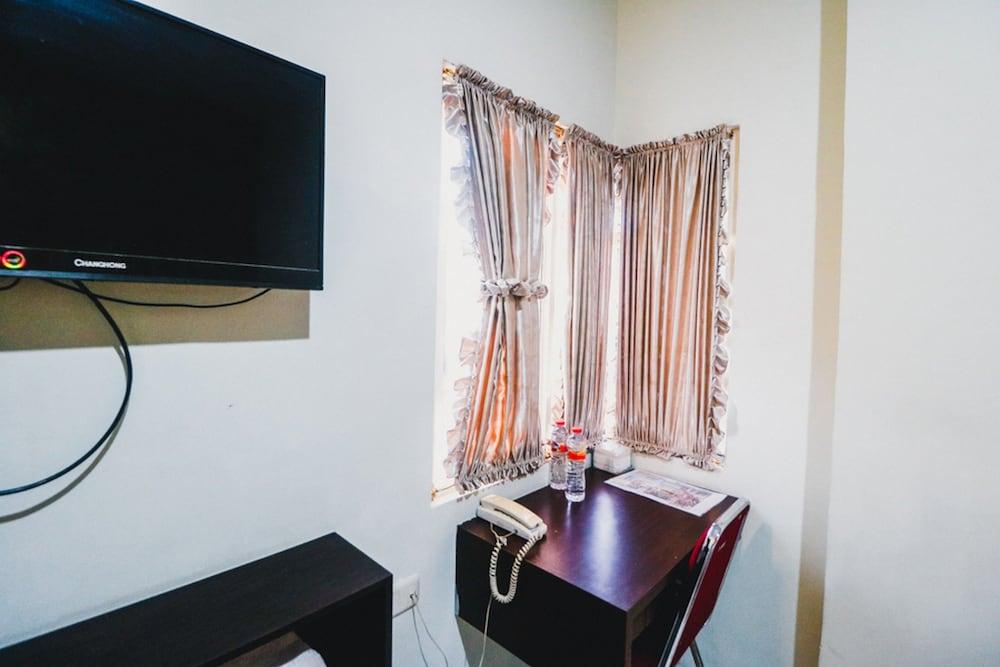 Reddoorz Plus Near Mall Panakukang 2 1