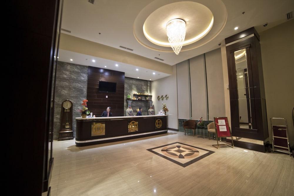 Continent Centrepoint Panakkukang 2