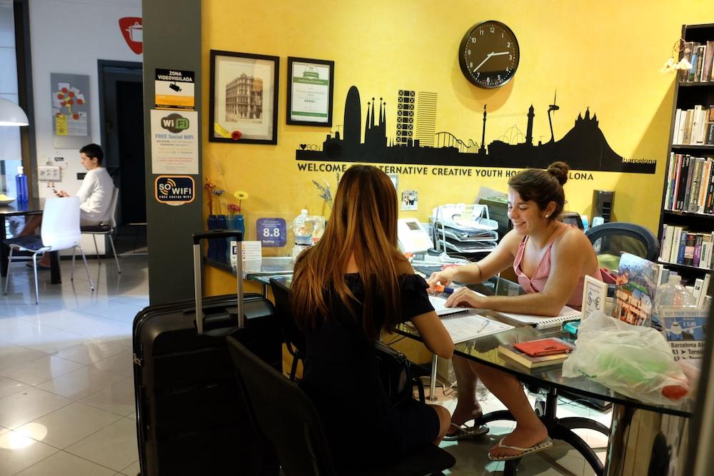 Alternative Creative Youth Hostel Barcelona (Adults only)