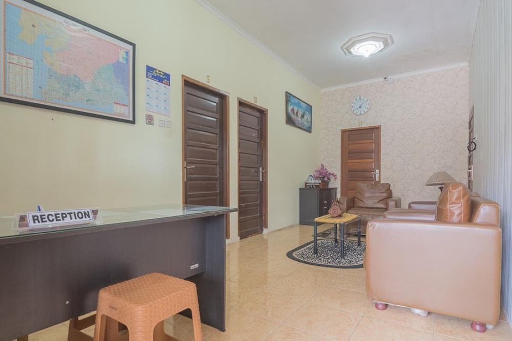 Reddoorz Near Sepinggan Airport Balikpapan 2 1