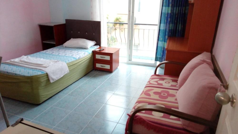 White Cat Sevgi Otel 1