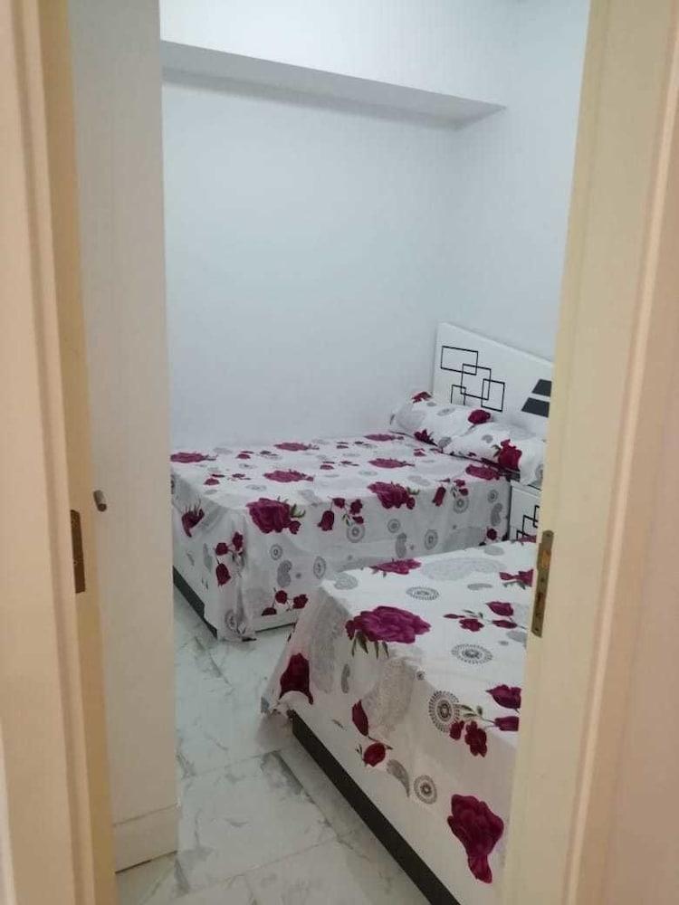 2 Bedrooms Apartment Pool & Sea View 1