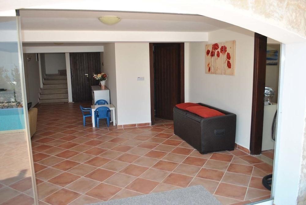 Villa Goodens by Amy Villas 2