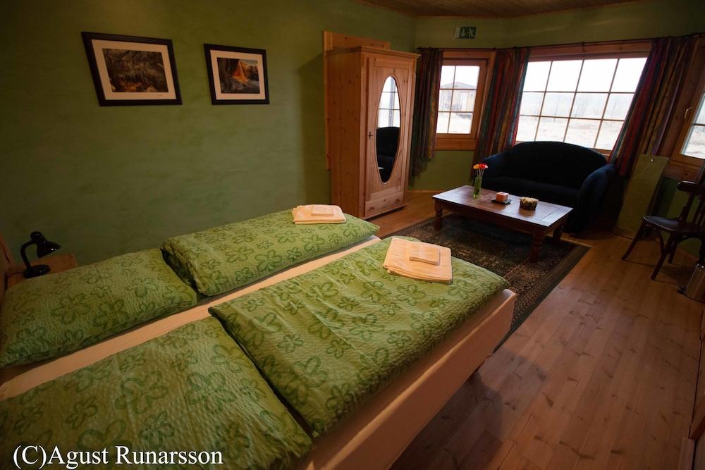 Alfasteinn Country Home Guesthouse 1