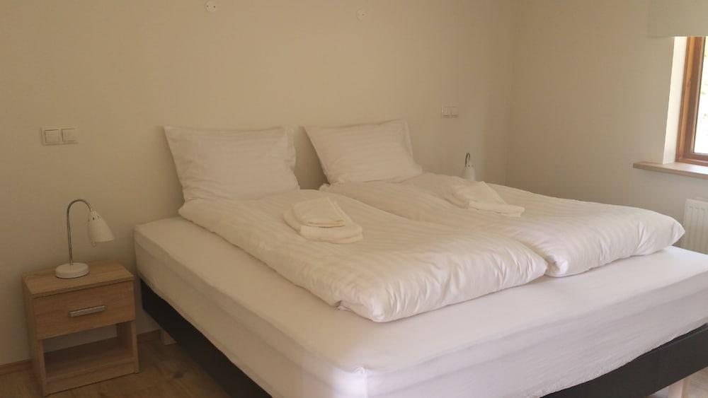 Guesthouse Hvitafell (Adults only) 1