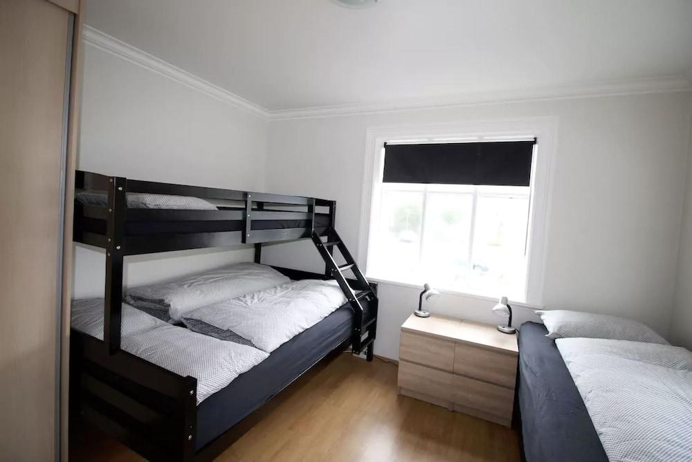 Steinaskjol Guesthouse 1