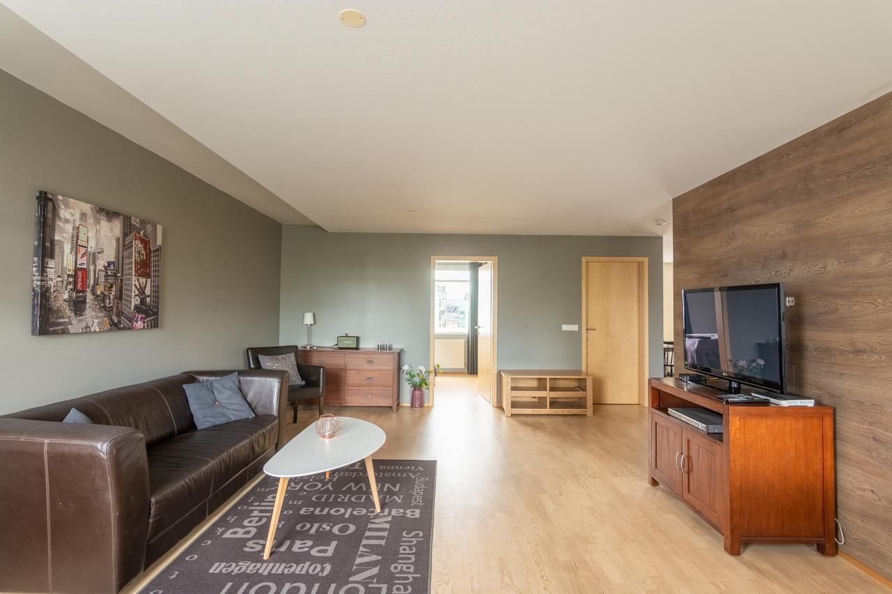 Town Square Apartments & Guesthouse 1