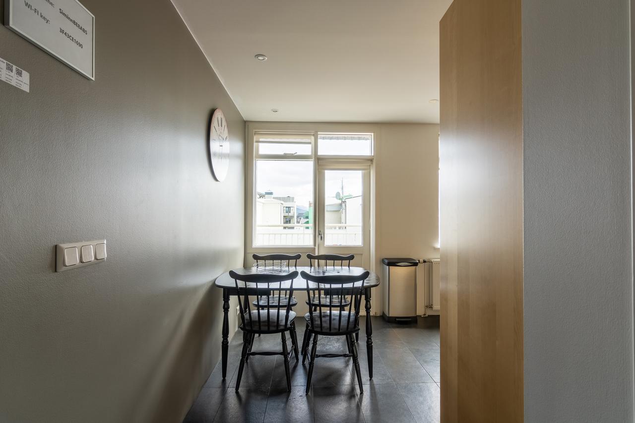 Town Square Apartments & Guesthouse 2