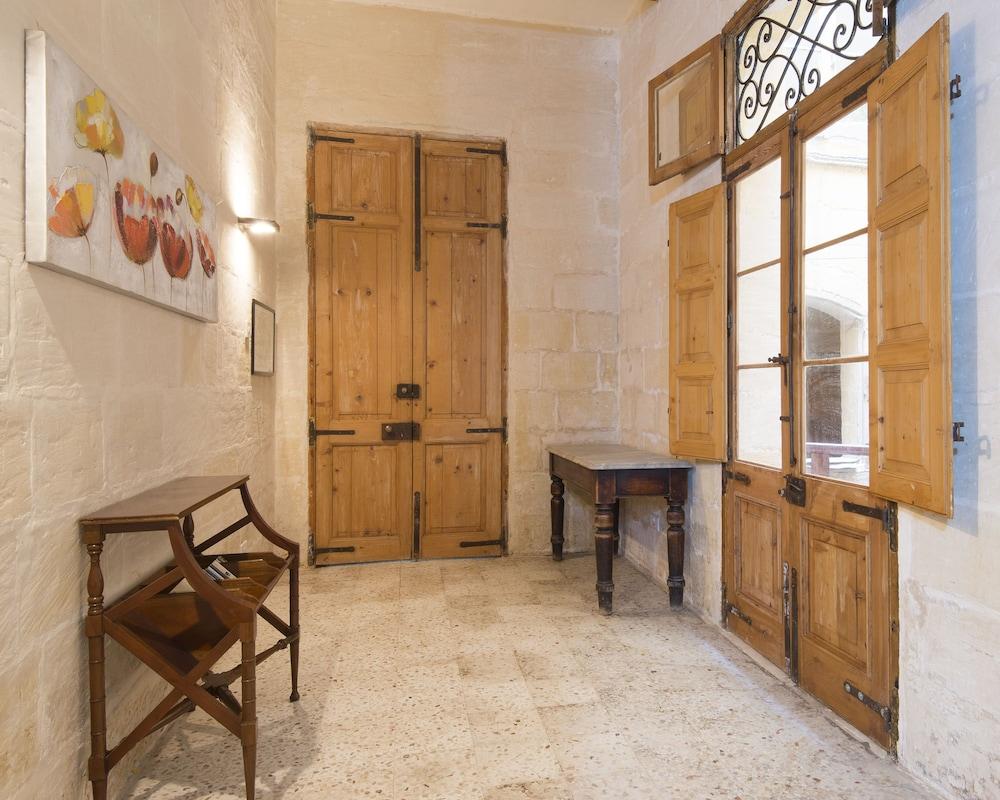 Valletta Bishop Apartment 1