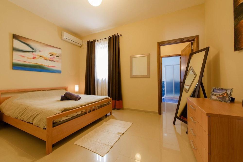 Luxury Holiday Apartment in Qawra 1