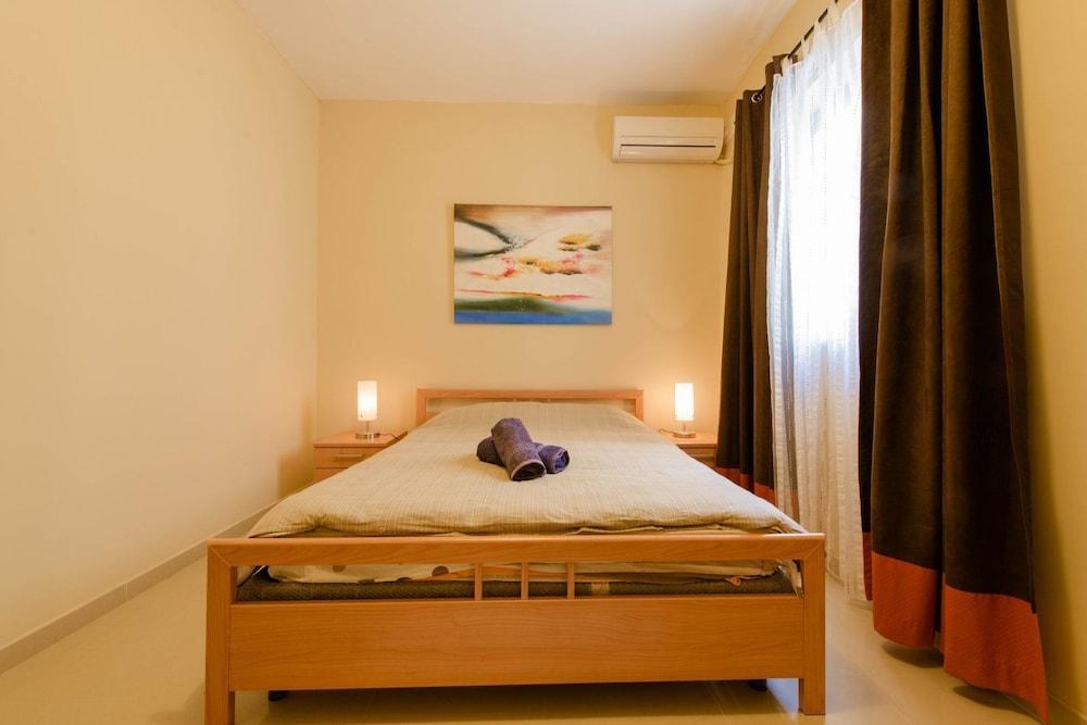 Luxury Holiday Apartment in Qawra 2