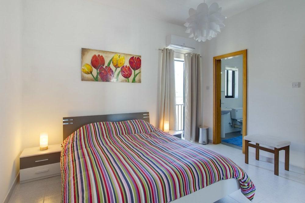 Seafront Apartment, Marvelous Views Gr8 Location 2