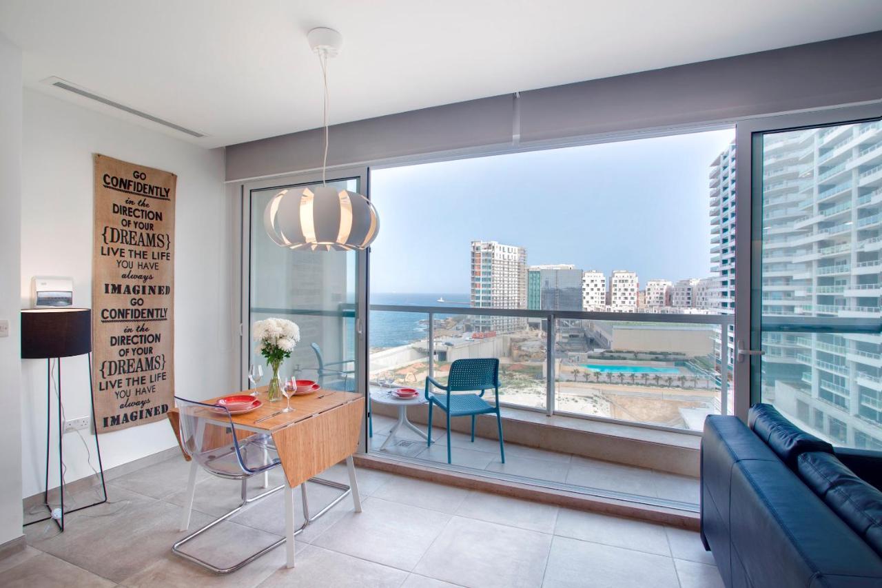 Modern Seaview Apartment in a Prime Location 1